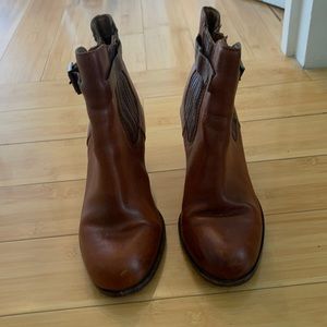 Camel colored heeled bootie